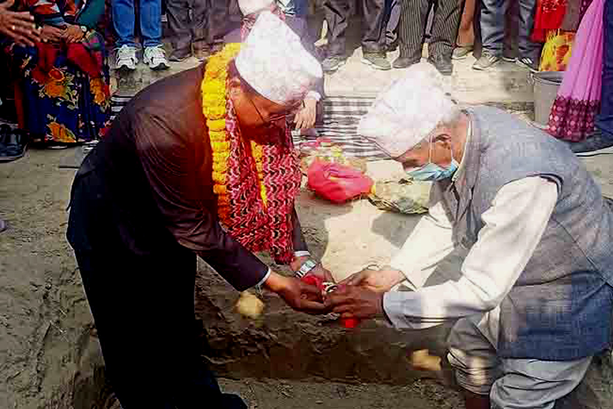 सुनसरीकै पहिलो छात्रावाससहितको सामुदायिक विद्यालय भवन निर्माण हुँदै, उपमहानगर प्रमुख चौधरी द्धारा शिलान्यास